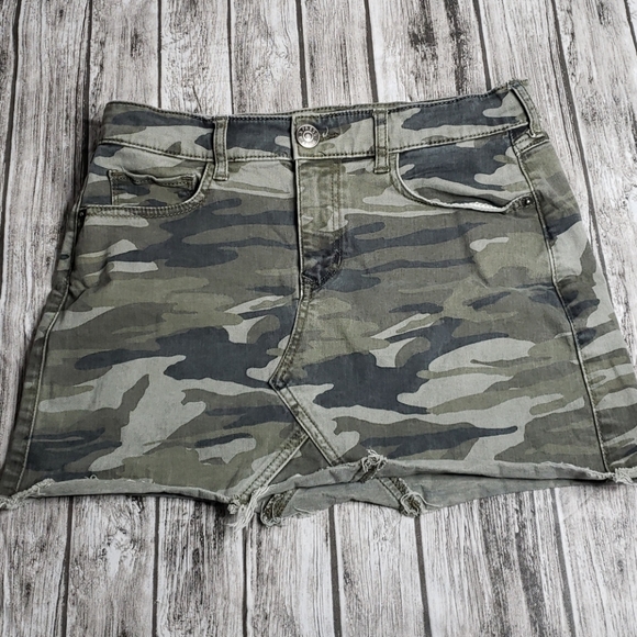 Dresses & Skirts - Express Jeans Camouflage Skirt